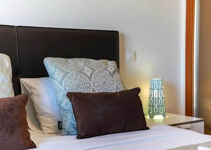 Globe 33 Apartment - Top Location & The Strip Albufeira