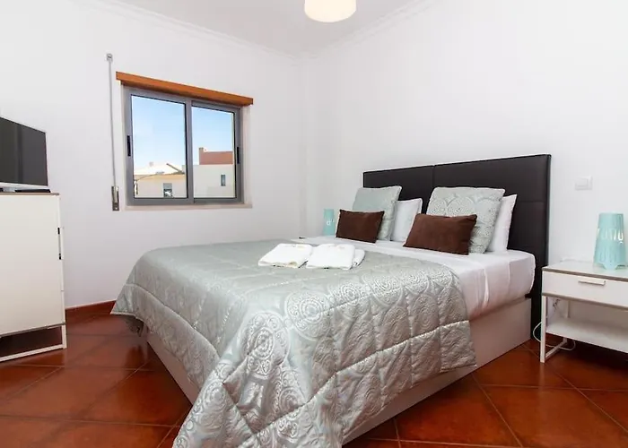 Globe 33 Apartment - Top Location & The Strip Albufeira