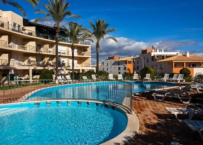 Globe 33 Apartment - Top Location & The Strip Albufeira