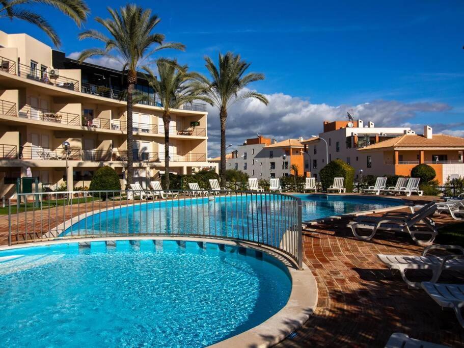 Globe 33 - Location & The Strip * Albufeira